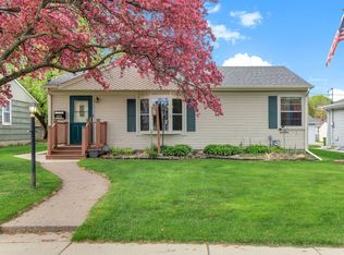 1562 Hoyt Ave E, Saint Paul, MN 55106