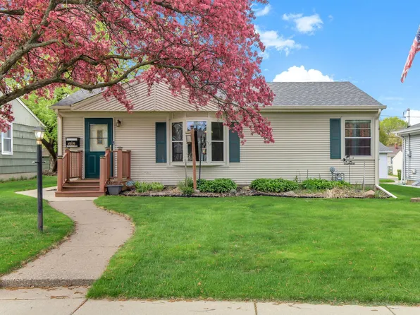 1562 Hoyt Ave E, Saint Paul, MN 55106