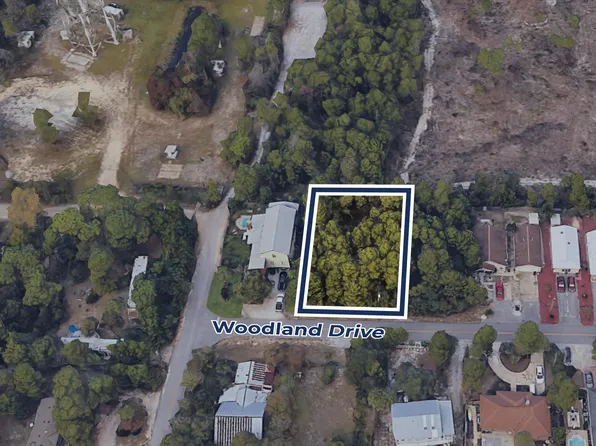 2 Woodland Dr, Pt Washington, FL 32459