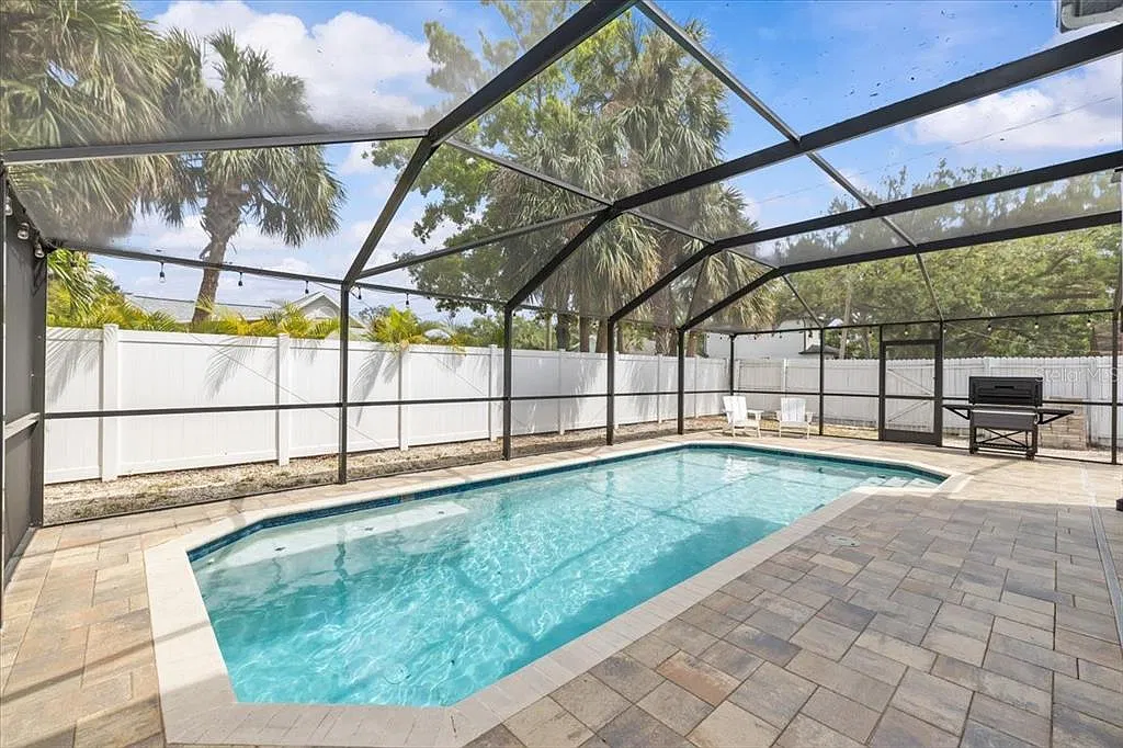 3 bed, 3.0 bath, 1517 sqft, $3,700 — Photo 4
