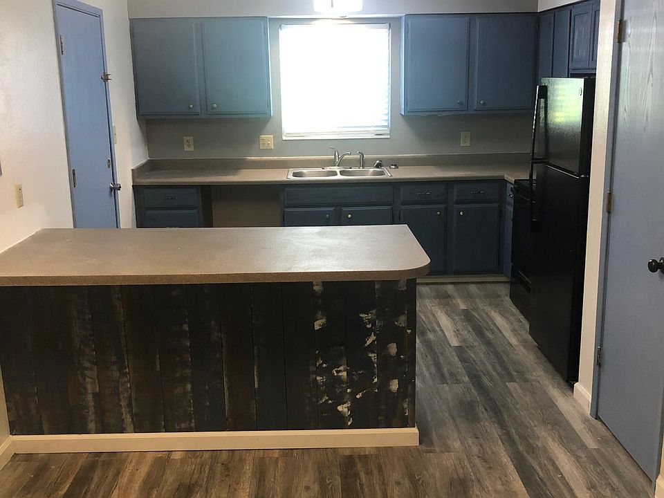 1st image of 1057 Holman Cir