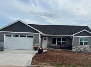 530 Cattail Ct, New London, WI 54961