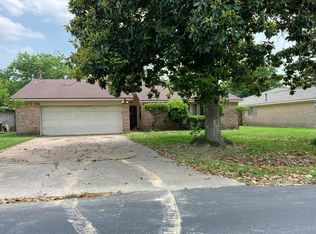 1001 Knowlton Rd, Baytown, TX 77520