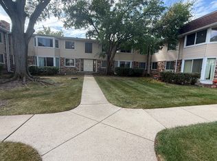 3108 Roberts Dr APT 6, Woodridge, IL 60517