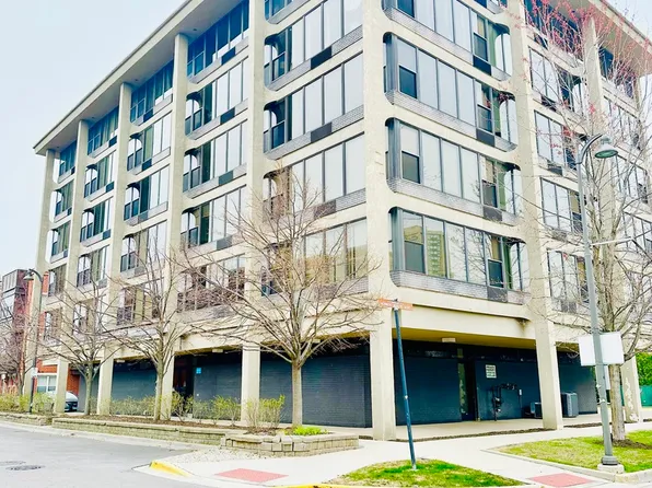 345 E Eastgate Pl APT 602, Chicago, IL 60616