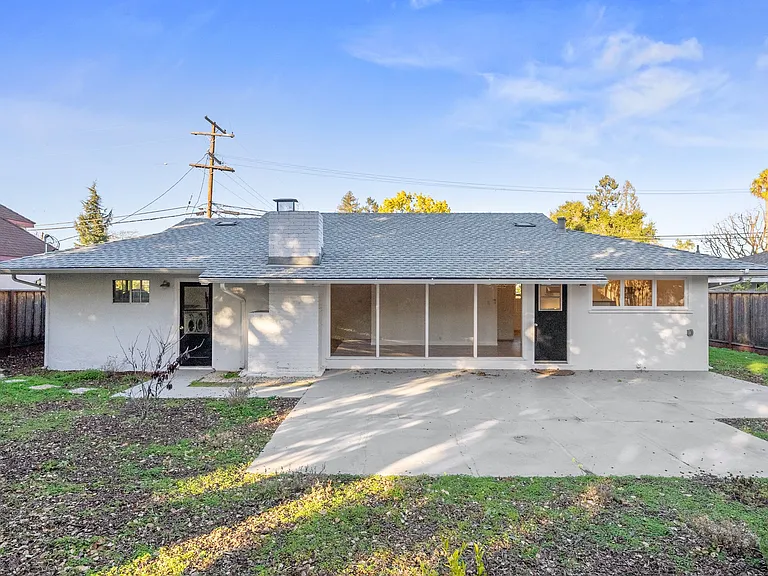 1921 Jardin Dr — Photo 23