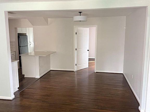 2nd image of 1406 Kirwin St