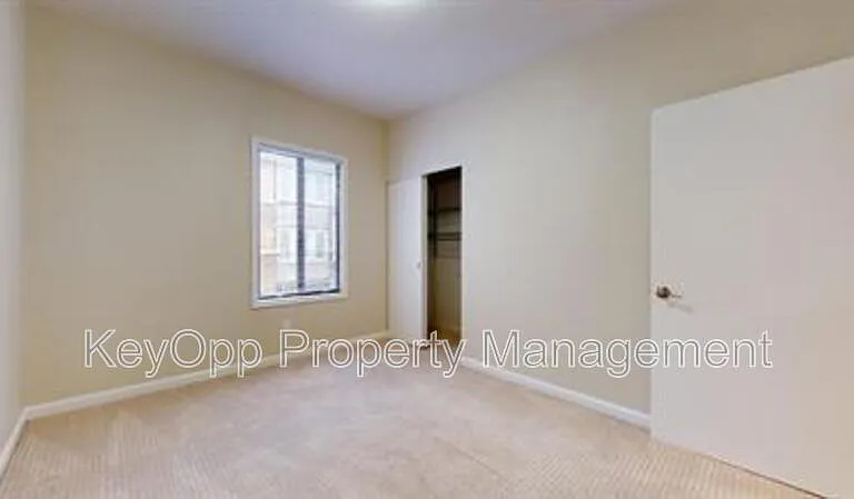 806 35th Ave — Photo 6