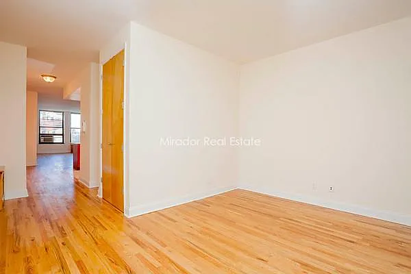 Rented by Mirador Real Estate | media 9