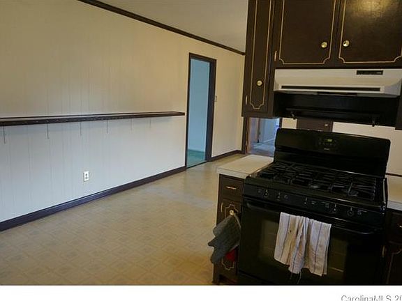 4th image of 2613 Greencrest Ln