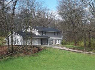 17905 Ridge Dr, Carlinville, IL 62626