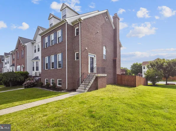 661 Springhouse Sq SE, Leesburg, VA 20175