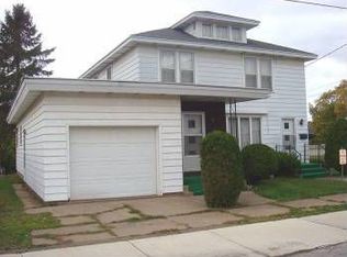1104 Vulcan St, Iron Mountain, MI 49801