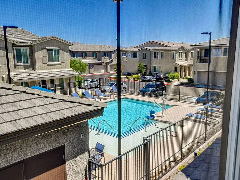 5730 Sky Pointe Dr #190 — Photo 42