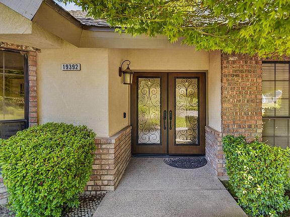 3rd image of 19392 Farallon Rd