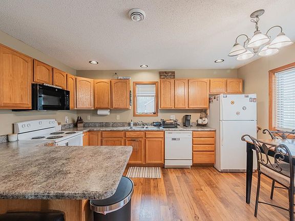 4th image of 228 3rd St SE