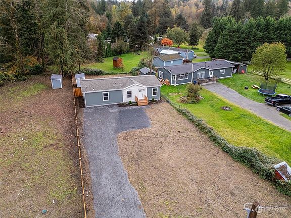 2nd image of 28212 N River Drive