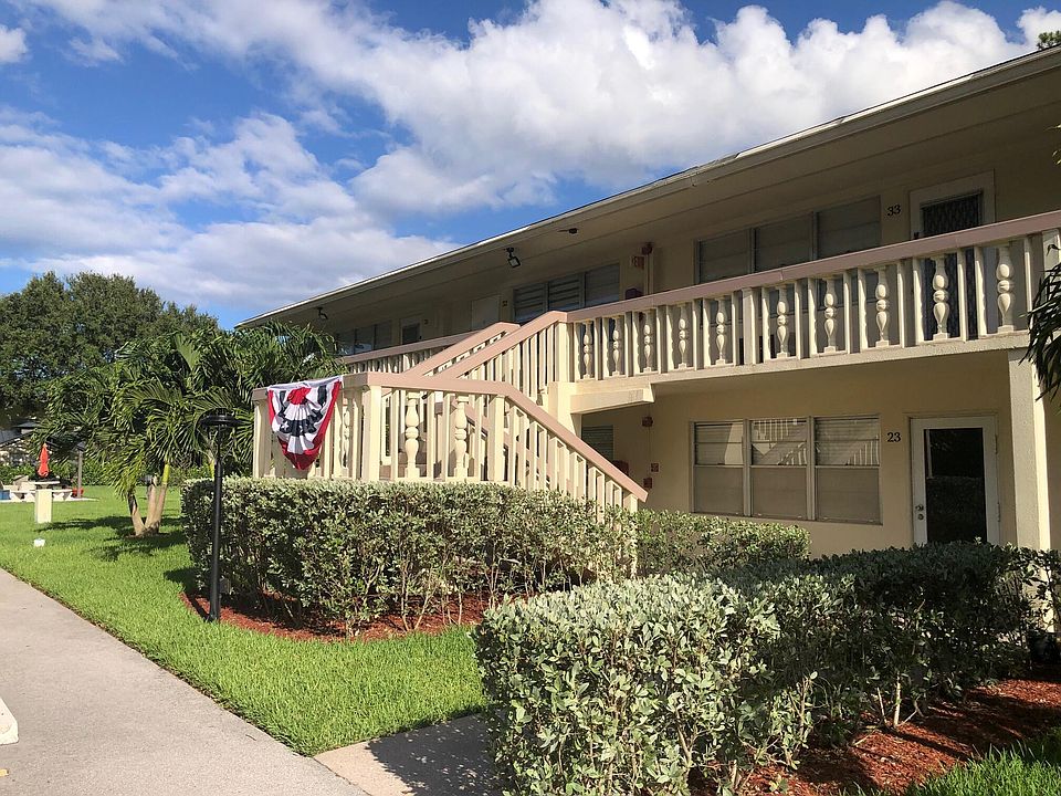 1st image of 32 Ventnor Dr #32