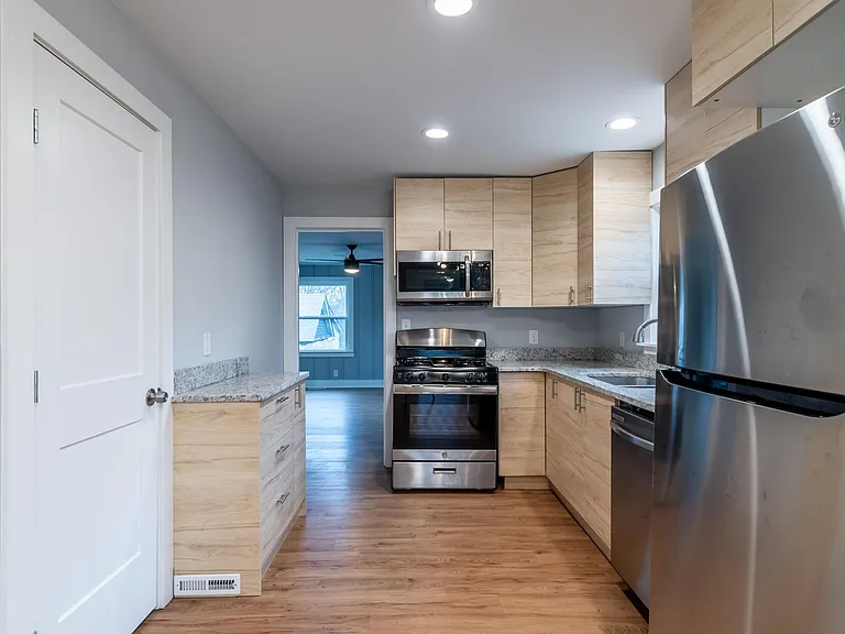 3823 Saunders Ave — Photo 16
