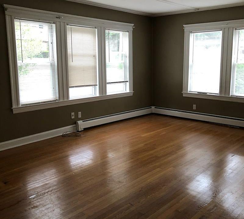 2nd image of 194 Maple St Floor 1