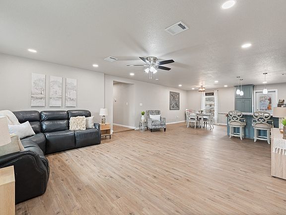 2nd image of 2808 Sky Harbour Dr