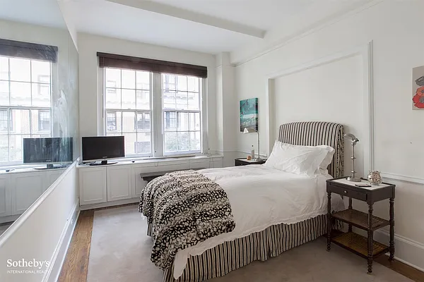 Sold by Sotheby's International Realty | media 2