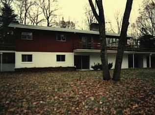 35 Jeremiah Rd, Sandy Hook, CT 06482