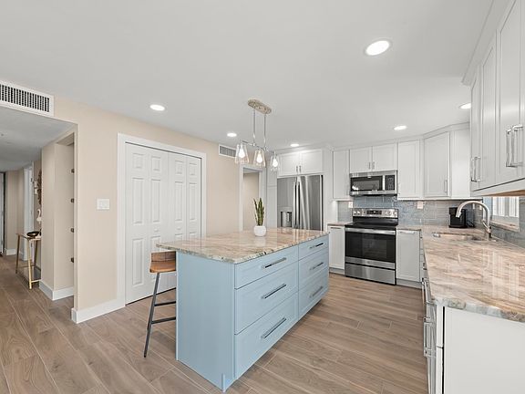 3rd image of 2265 W Gulf Dr Unit P1f