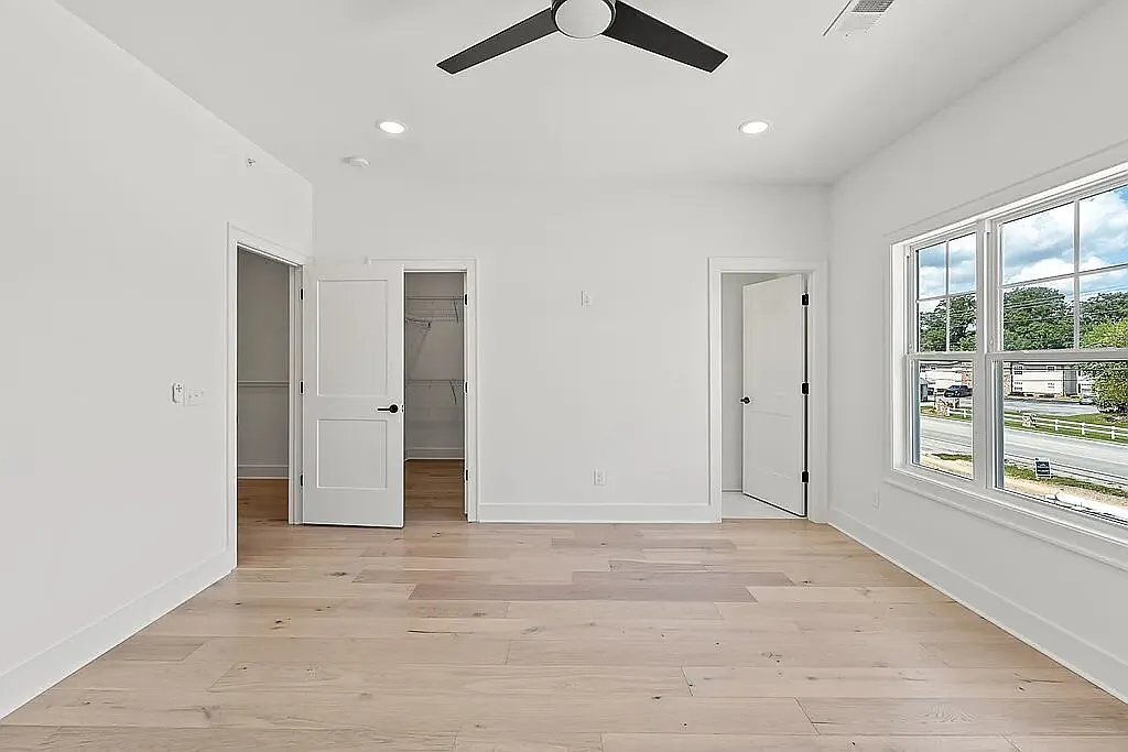 Vickery Square Townhomes - 801 — Photo 2