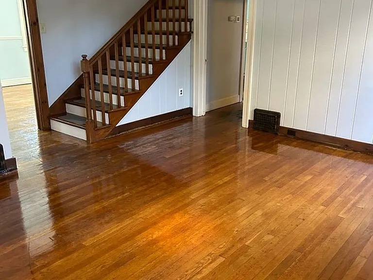 2300 Rosewood Ave — Photo 11