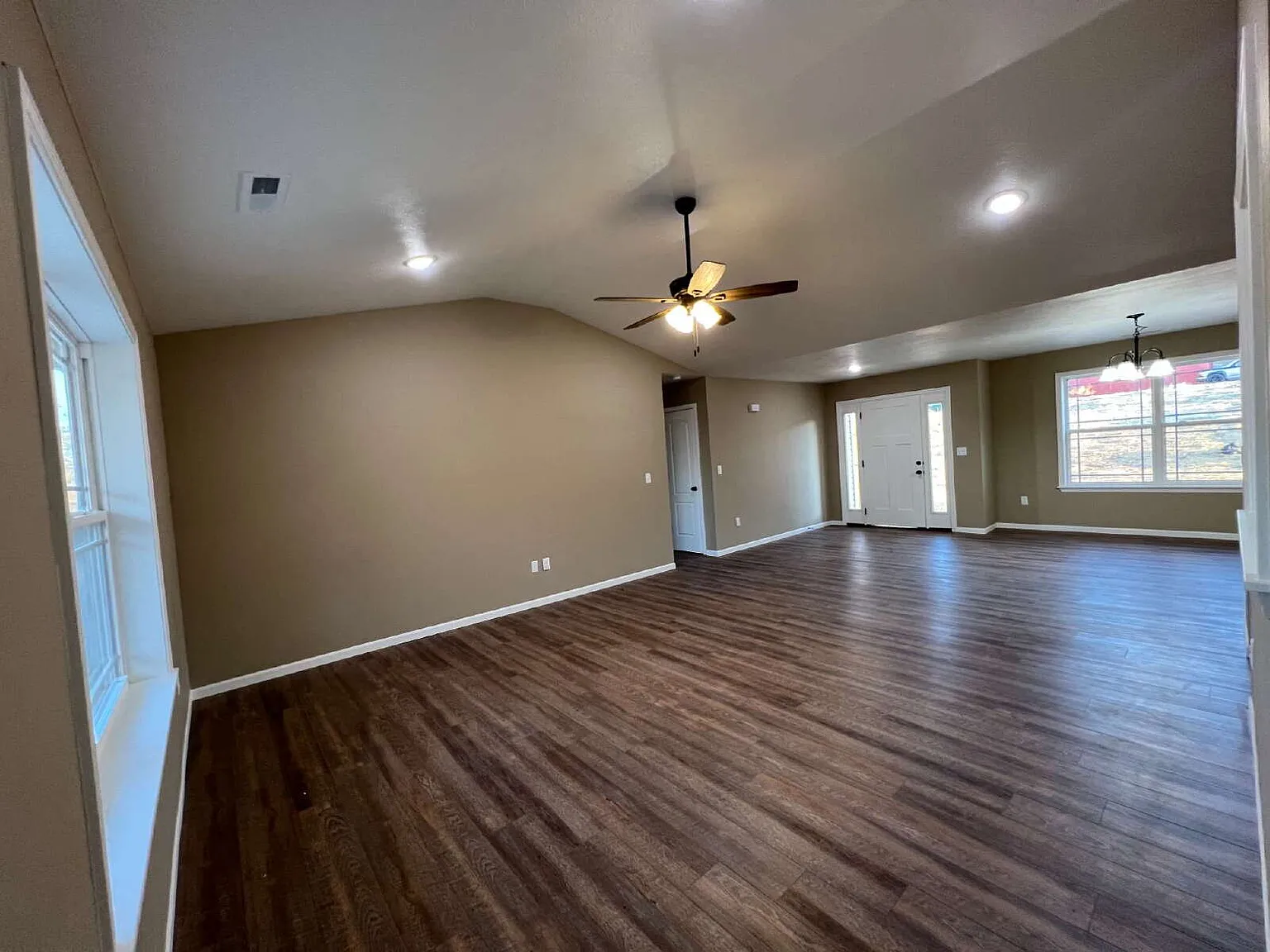 3 bed, 2.0 bath, $2,150 — Photo 2
