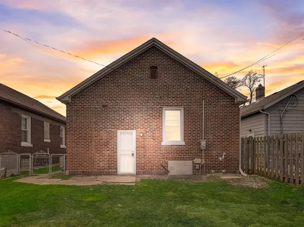 34 156th Place, Calumet City, IL 60409