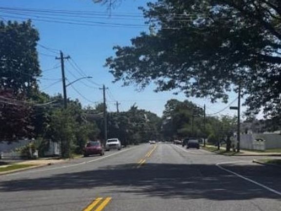 Exterior Neighborhood (street photo)