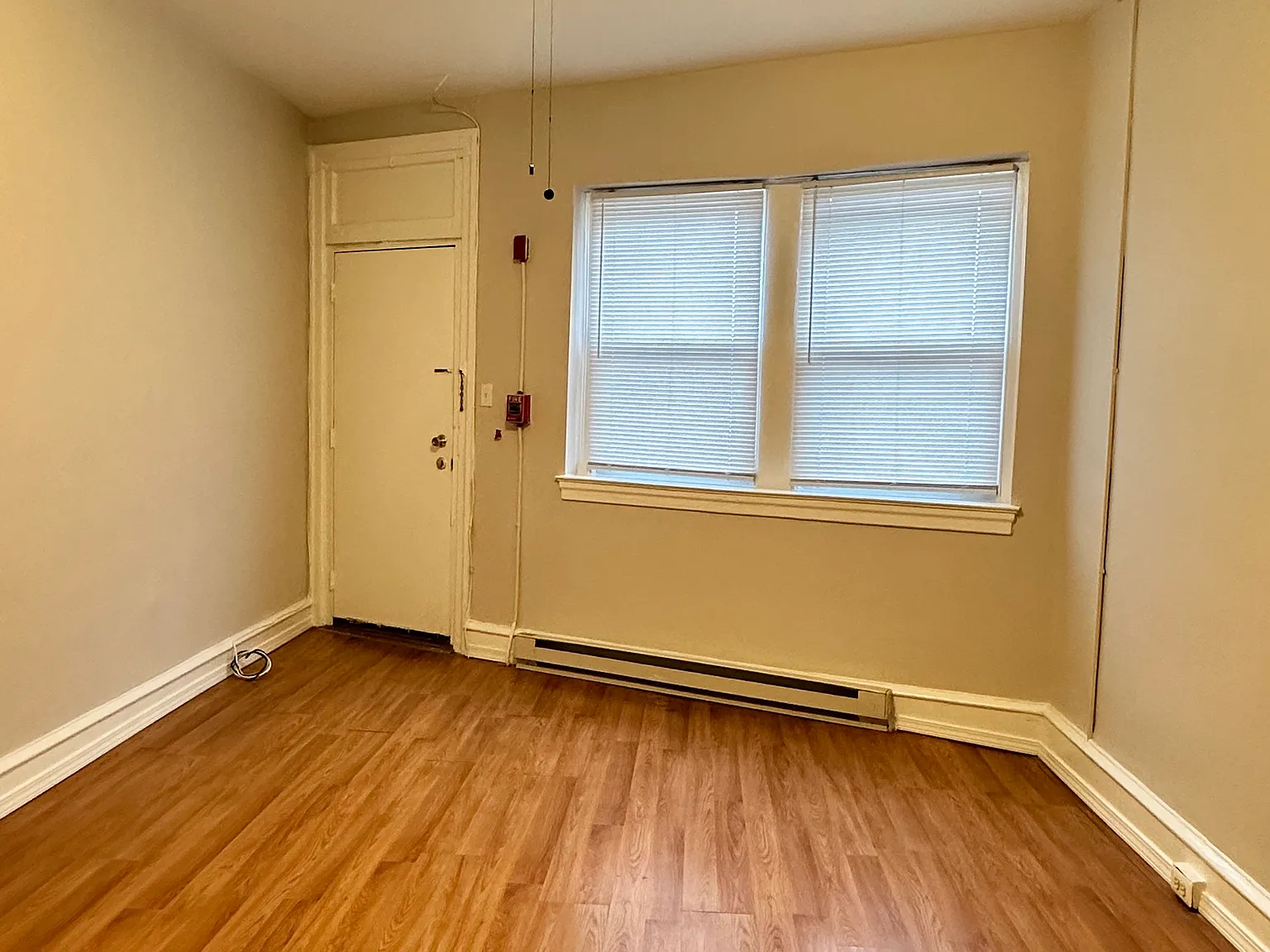 Studio, 300 sqft, $900 — Photo 4