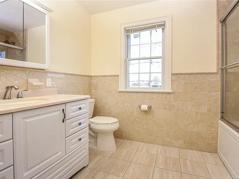 114 Oak St #114 — Photo 3
