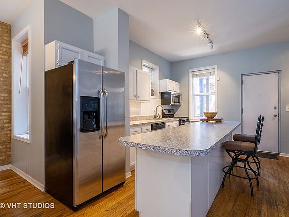 4th image of 2646 N Washtenaw Ave #1D