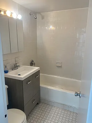 Rented by Mallory Management Corp | media 19