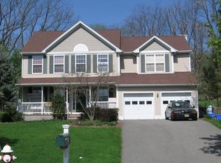 19 Country Meadows Ln, Boonton, NJ 07005
