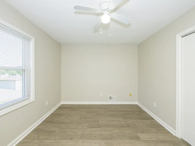 173 Creekvale Dr #13 — Photo 15