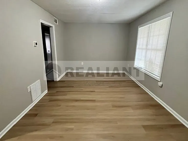 32 Mary St #4 — Photo 2