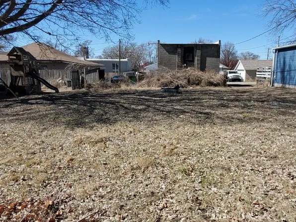 1720 Tostevin St, Council Bluffs, IA 51503