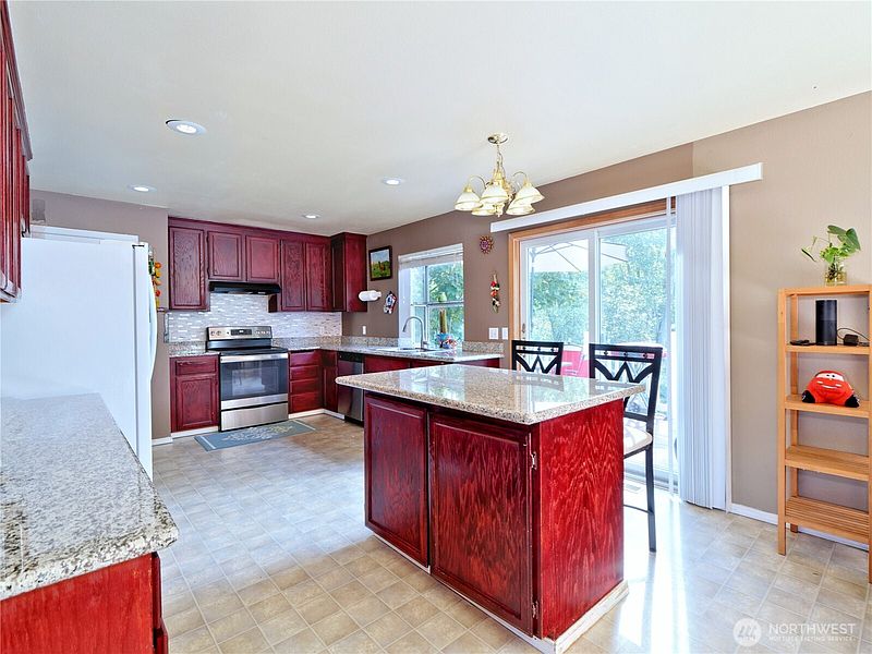 3rd image of 1921 SW 331st Place