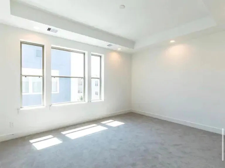 2208 McGowen St — Photo 16