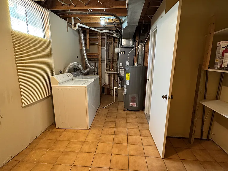8505 Cherry Heights Ct — Photo 34