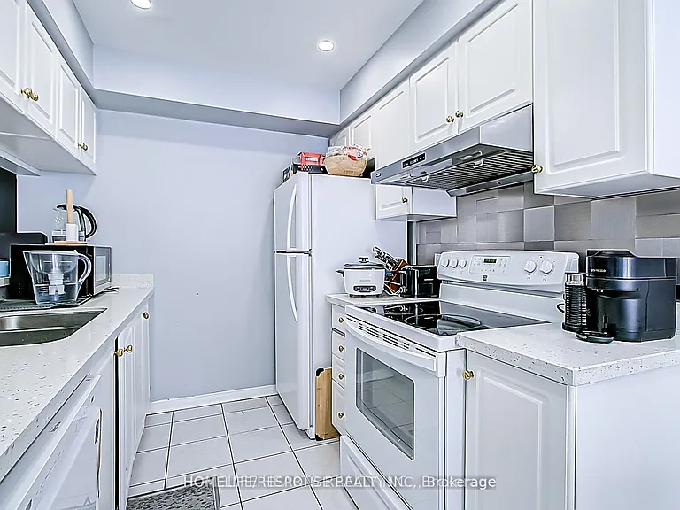29 Rosebank Dr #911 — Photo 13