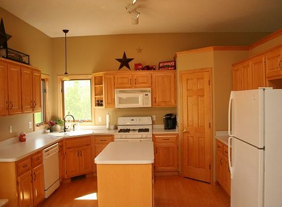 3rd image of 1114 212th Ave NE