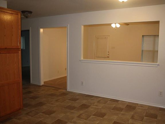 5th image of 731 Carlisle Dr