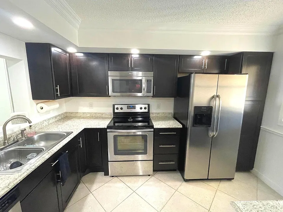 2805 SW 22nd Ave #2070