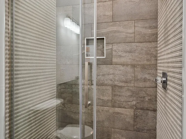 212 Church St #7 — Photo 17