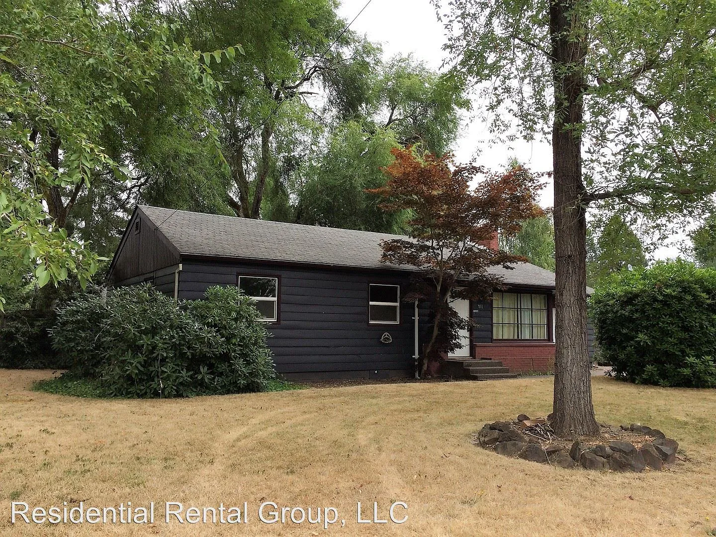 911 NE Sunrise Ln photo 1